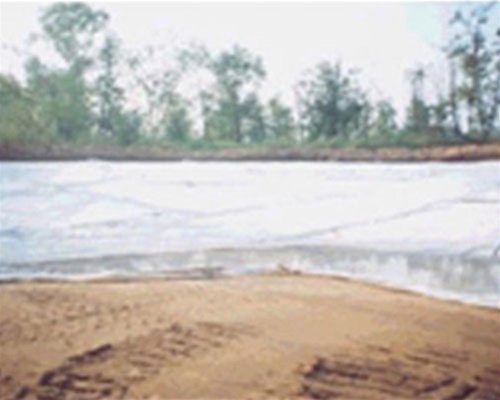 渠道防滲復(fù)合土工膜