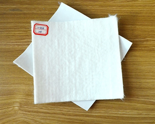 聚酯長絲復(fù)合土工膜